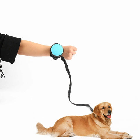 Retractable Wrist Dog Leash, 3m Dog Leash on wrist, Hands Free Dog Leash